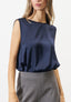 Blusa in raso stretch smanicata girocollo