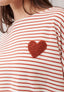 T-shirt over righe e cuore